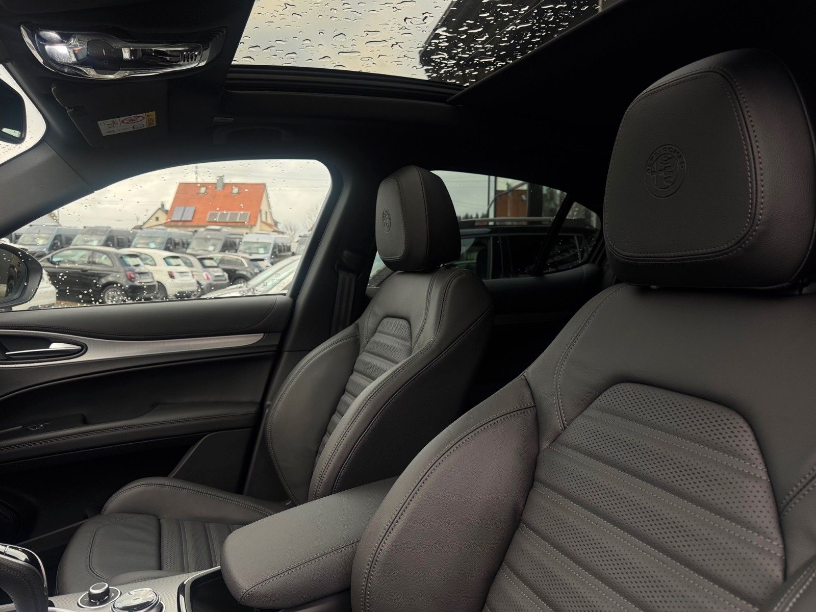 Fahrzeugabbildung Alfa Romeo Stelvio VELOCE 280PS AT8 Panorama Memory Leder