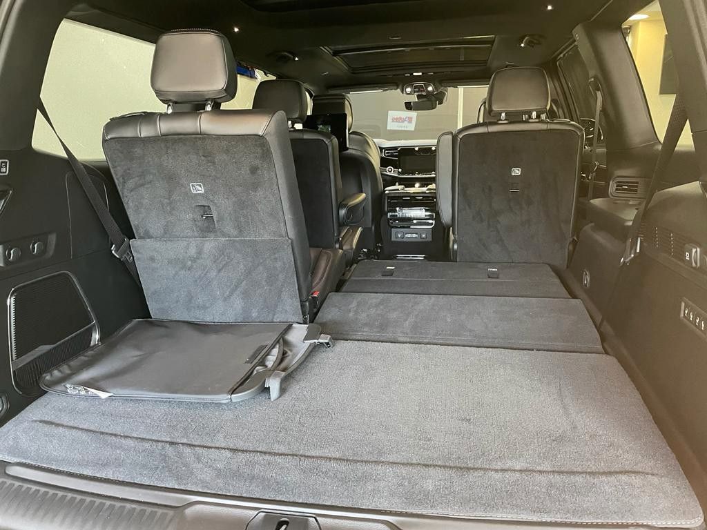 Fahrzeugabbildung Jeep WAGONEER SERIES III E-TORQUE 5.7L-V-8 McIntosh