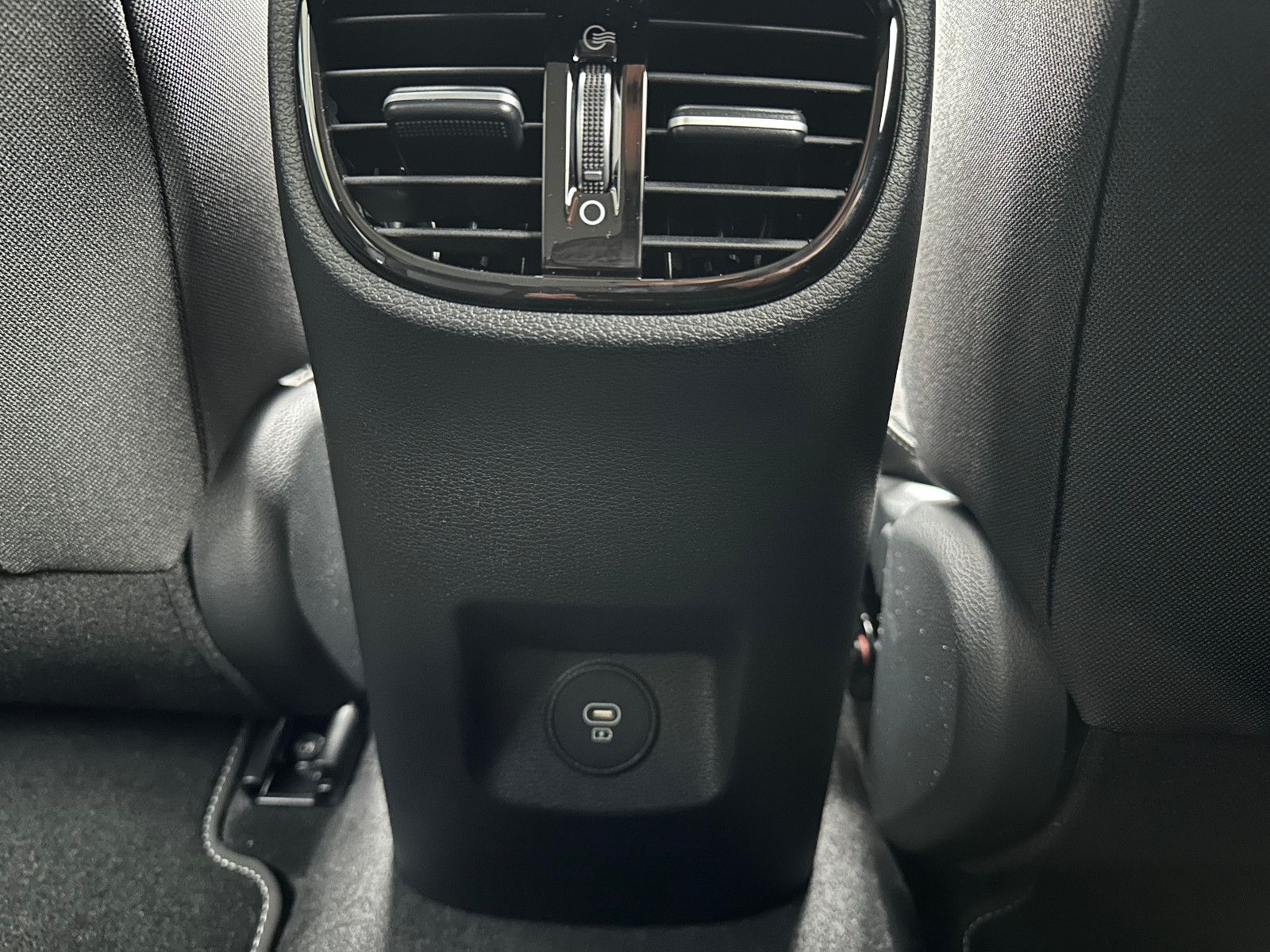Fahrzeugabbildung Kia cee'd / Ceed 1.5 T-GDI MTUltimate Edition Style