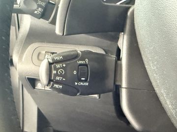 Citroën Berlingo 1.2 EAT8 KAMERA NAVI PANO SITZHZ HEADUP