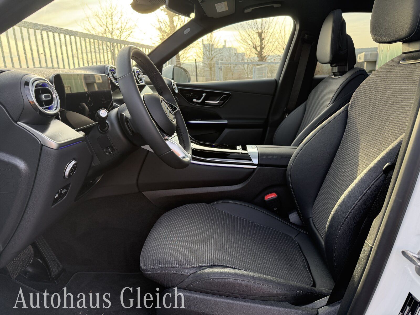 Fahrzeugabbildung Mercedes-Benz GLC 220 d Avantgarde 4Matic Navi/Pano.-Dach/Klim