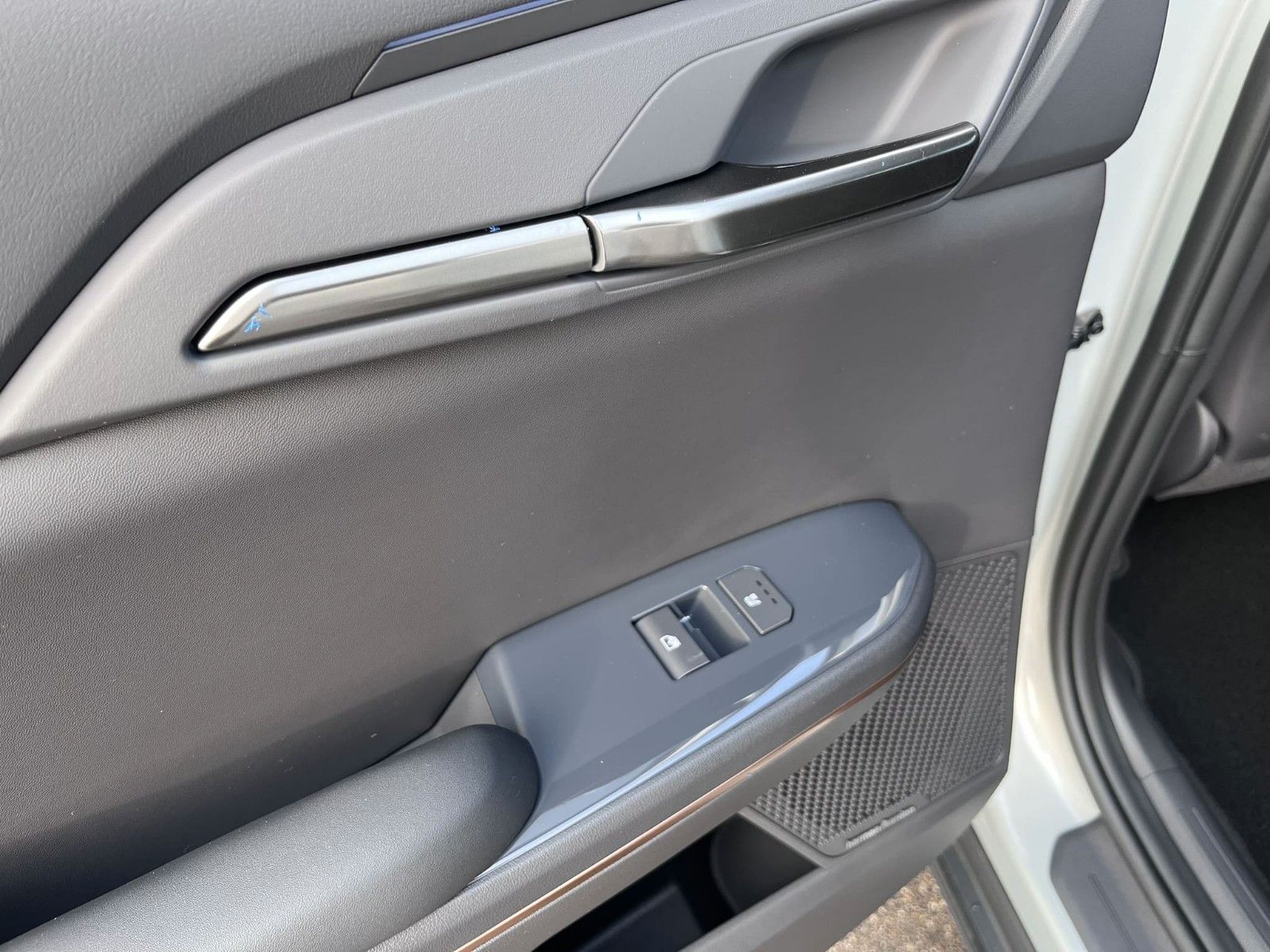 Fahrzeugabbildung Kia EV5 Kamera Totwinkel Ambiente LED Sound uvm.