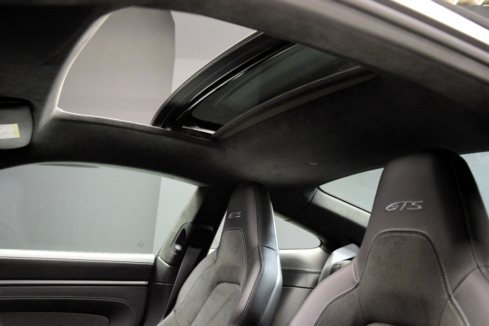 Fahrzeugabbildung Porsche 911 / 992.2 Carrera GTS T-Hybrid Lift Pano PDLS+