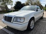 Mercedes-Benz E 220 Cabrio 2-Hd Autom.Leder Klima Sitzhzg Temp - Mercedes-Benz E 220 mit Benzin-Antrieb: Cabrio