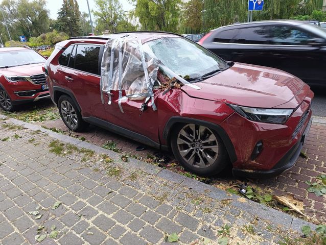 Toyota RAV 4 2.5 Hybrid Style Auto AWD damaged runs