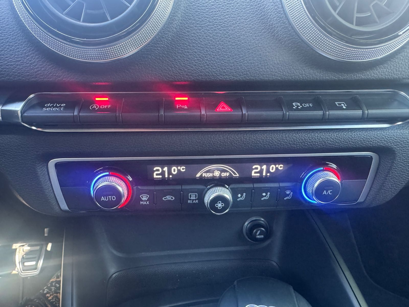 Fahrzeugabbildung Audi A3 Sportback sport Navi+LED+Bluetooth