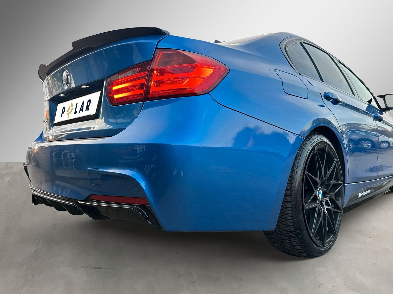Fahrzeugabbildung BMW 320 i *M-Paket*Alcantara*Head-Up*Ambiente*