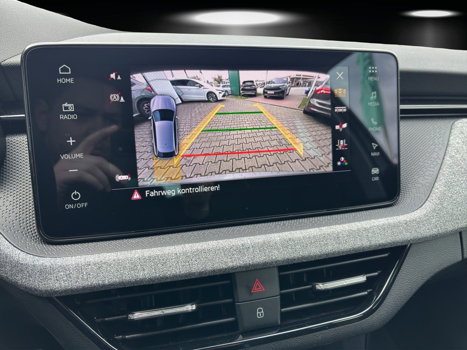 Fahrzeugabbildung SKODA Scala Balance 1,5 TSI DSG KAMERA+ACC+MATRIX-LED