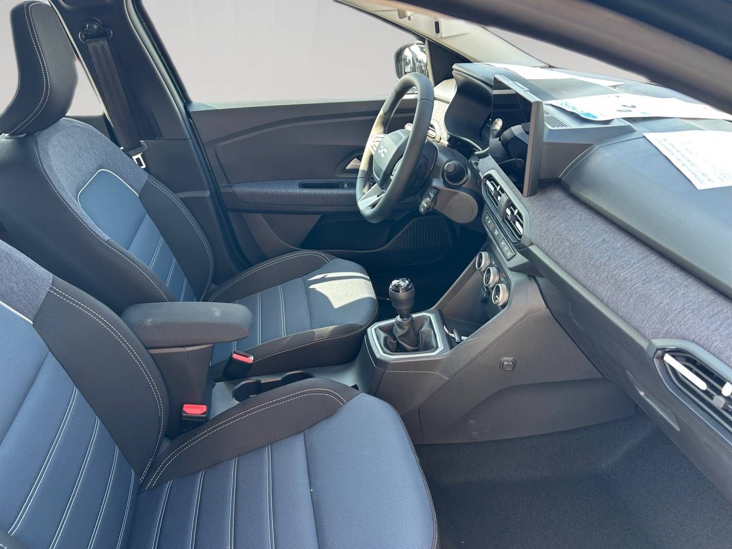 Fahrzeugabbildung Dacia Sandero Journey TCe 100