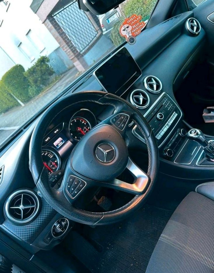 MERCEDES-BENZ Mercedes-Benz  A 180 im Top-Zustand wenig Km