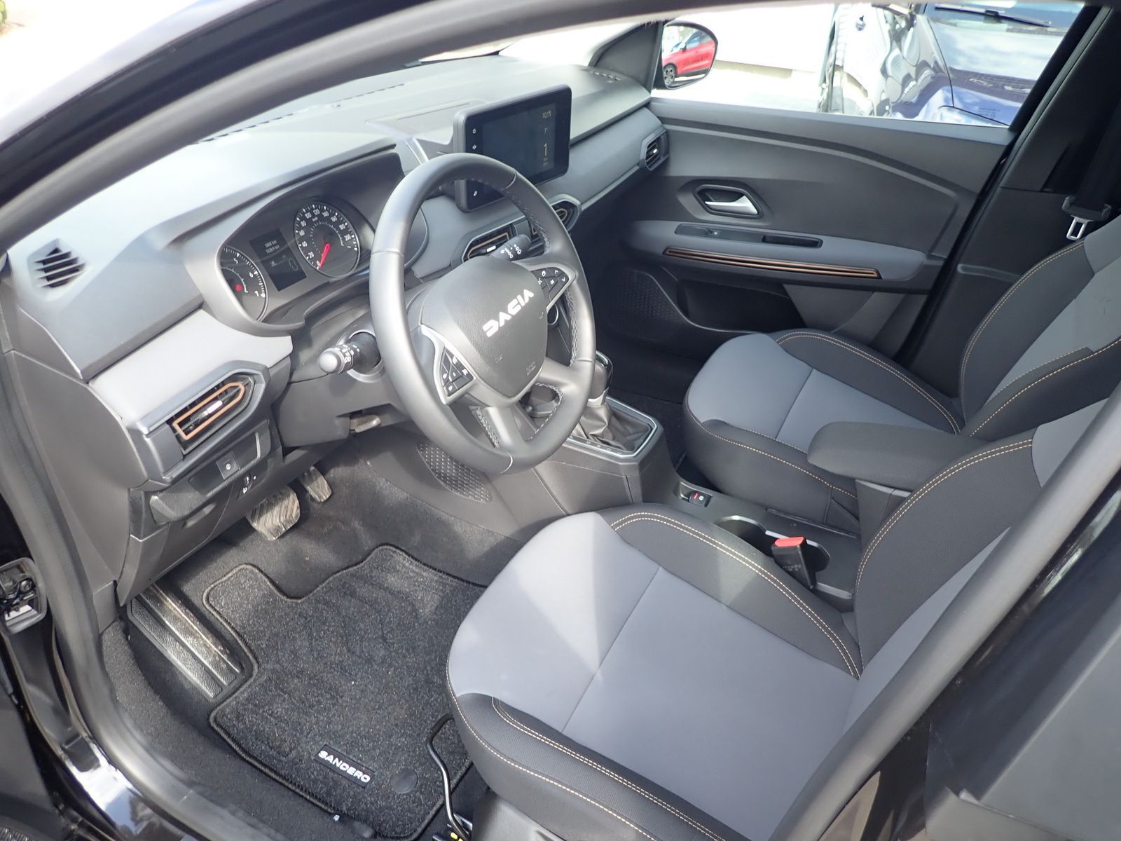 Fahrzeugabbildung Dacia Sandero STEPWAY TCe 90 CVT EXTREME/AUTOMATIK/