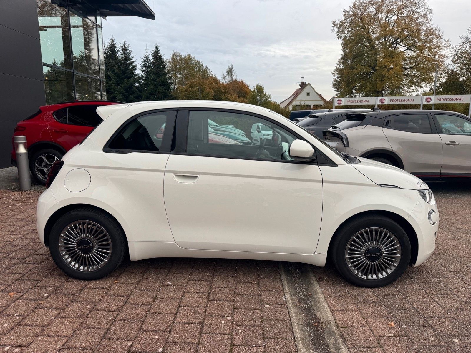 Fahrzeugabbildung Fiat 500e