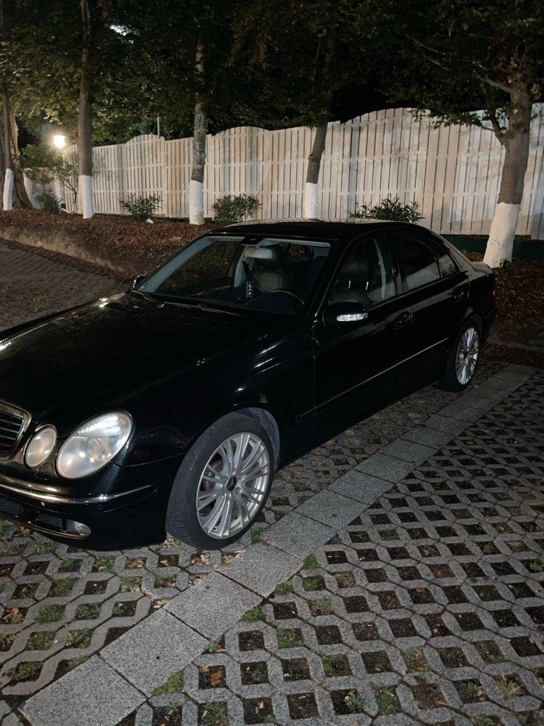 Mercedes-Benz E 220