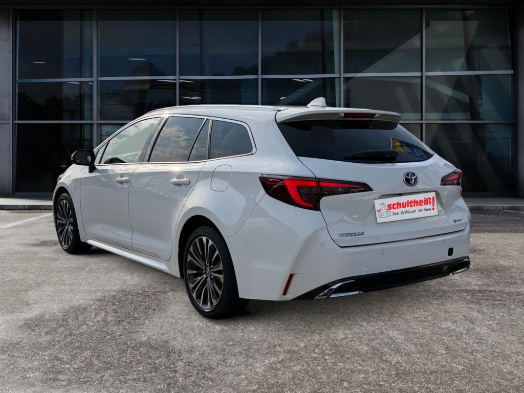 Fahrzeugabbildung Toyota Corolla 1.8 Hybrid Touring Sports Teamplayer