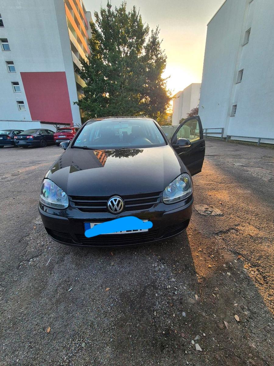 Volkswagen Golf, 2004