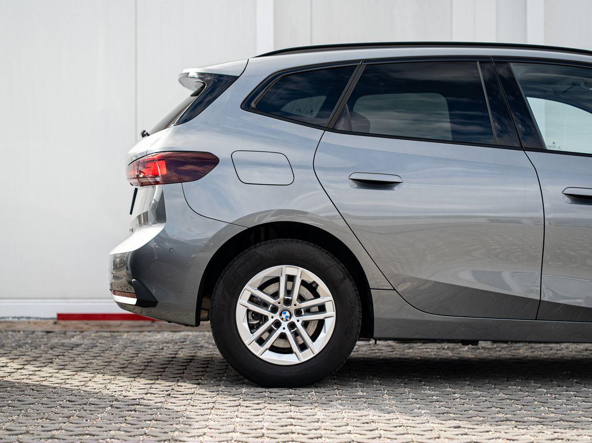 BMW 220i Active Tourer AHK PANO Alarm RFK ShadowL