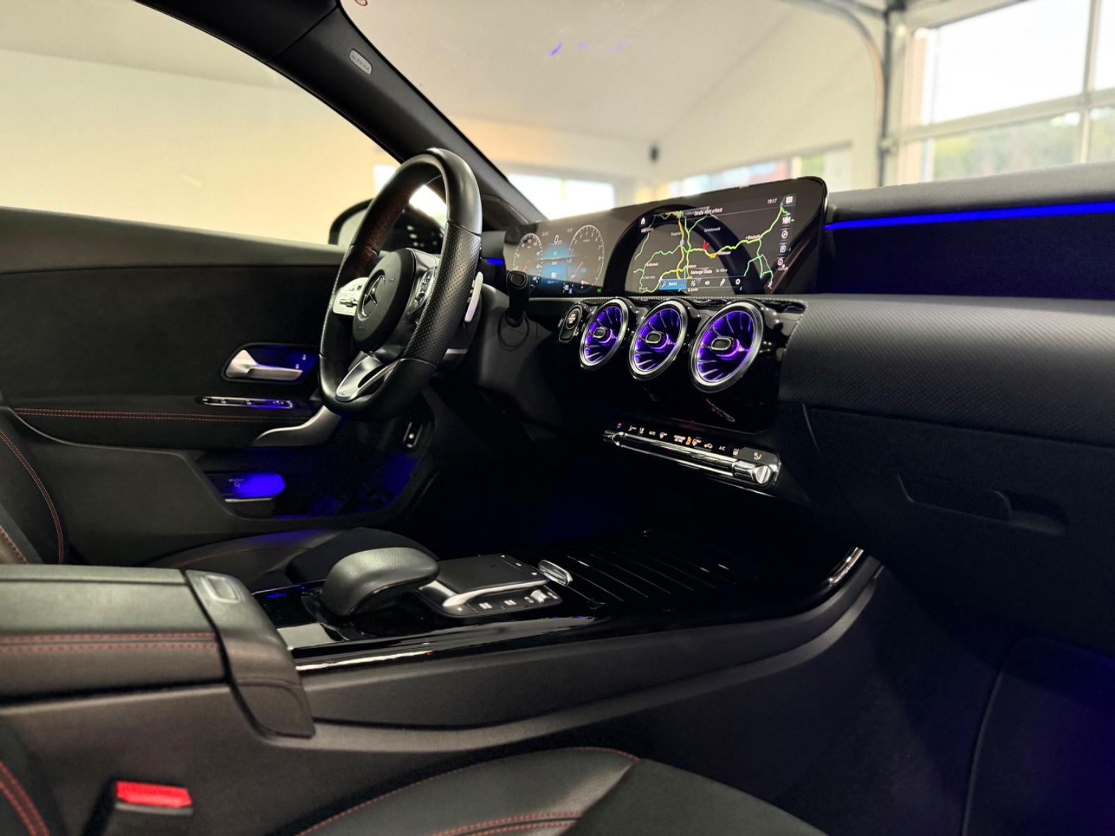 Mercedes-Benz A250e/AMG/Night/Pano/Widescreen/Kamera/Distronic
