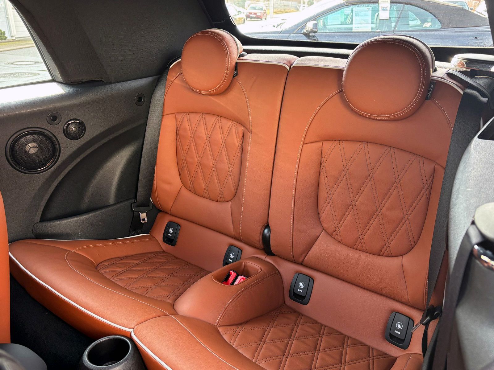 Fahrzeugabbildung MINI John Cooper Works Cabrio ACC LED KAM PDC H&K HUD