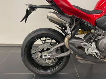 Ducati Streetfighter V2