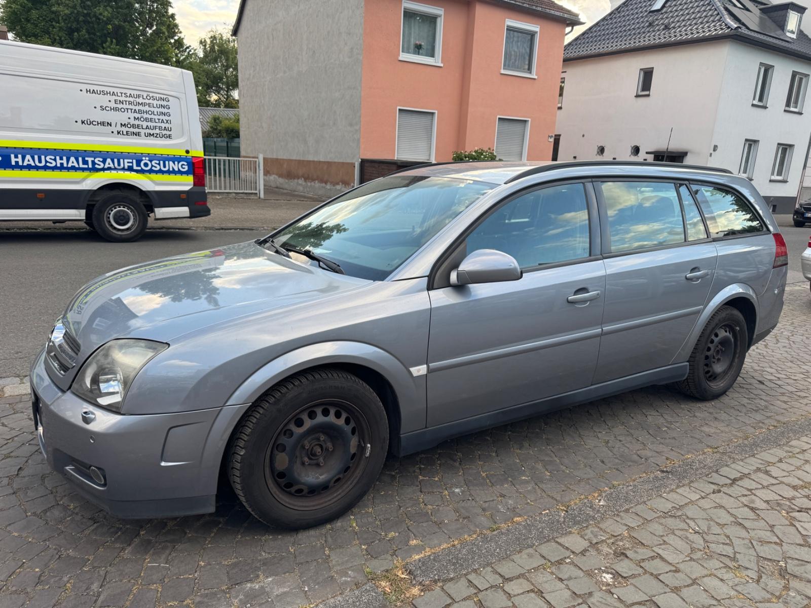 Opel Vectra 2004 — rear view