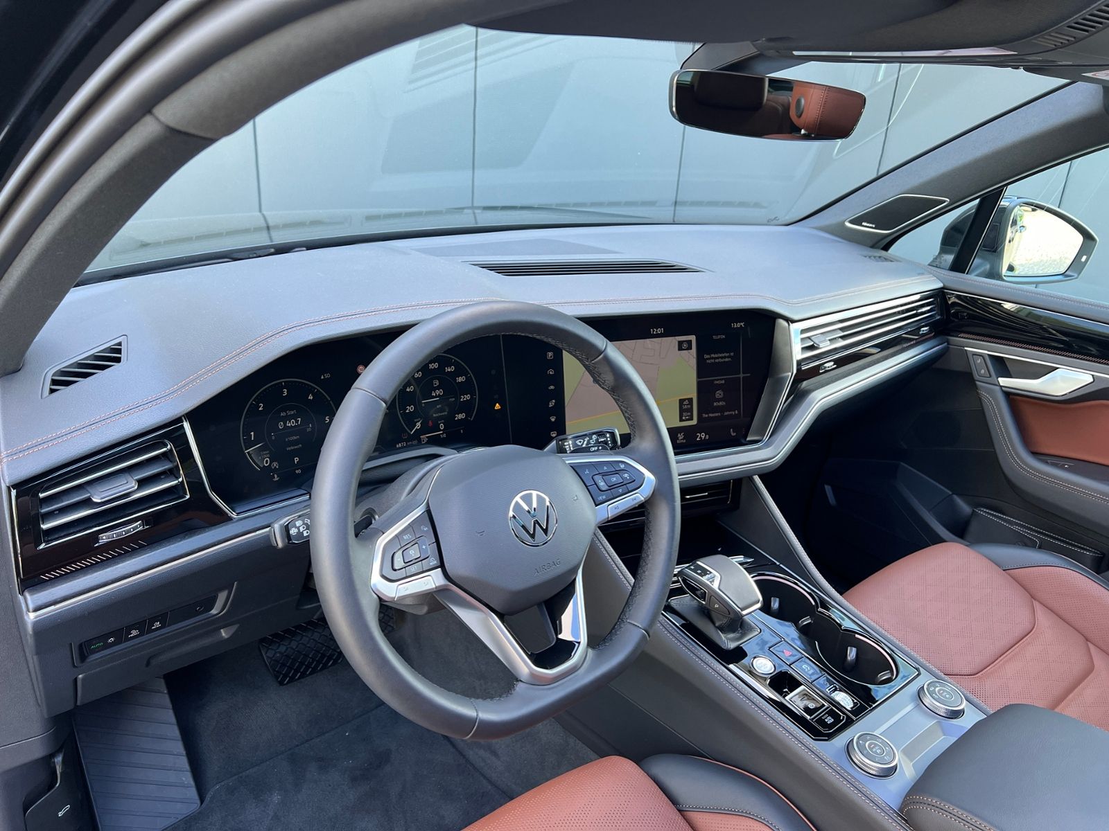 Fahrzeugabbildung Volkswagen Touareg Elegance 3.0 TDI 4MOTION *AHK, Pano, Dyn