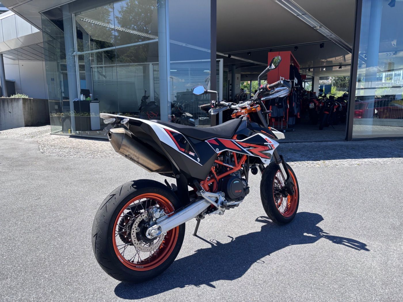 Fahrzeugabbildung KTM 690 SMC-R LC4, Kurzer Kennzeichenhalter,