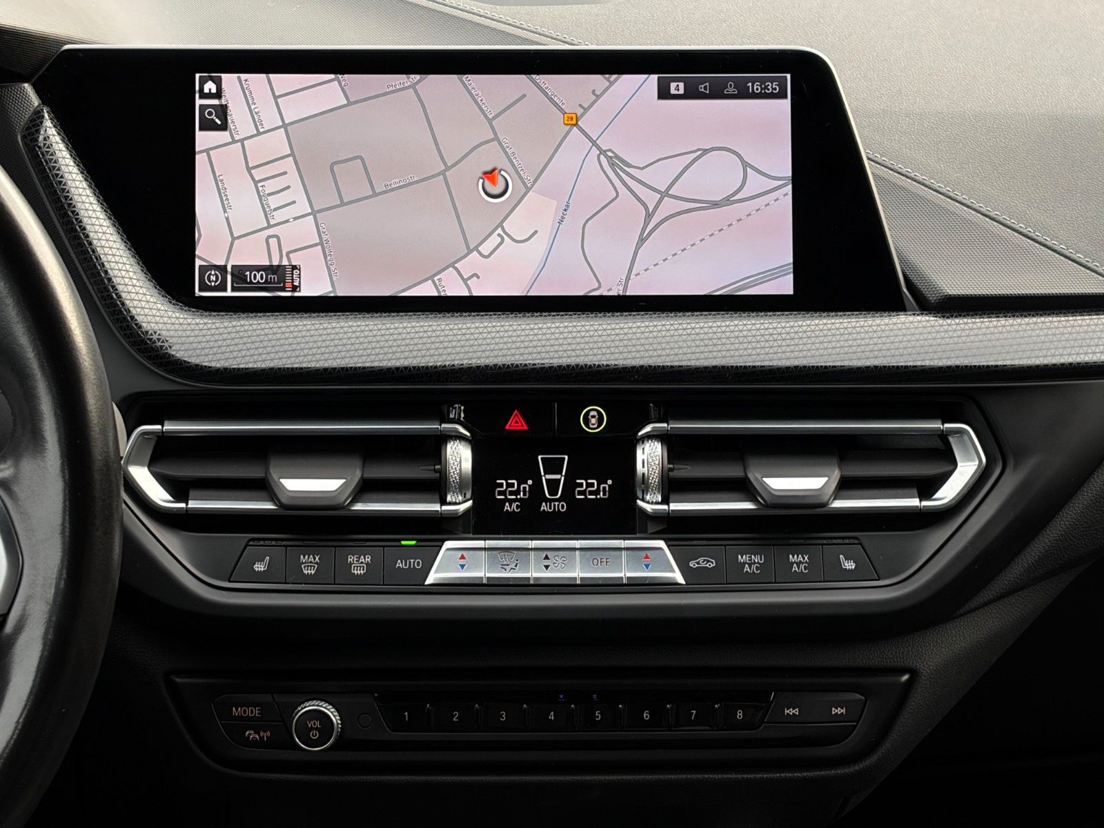 Fahrzeugabbildung BMW 120i Aut. Sport Line Shad HIFI CarPlay AHK SHZ