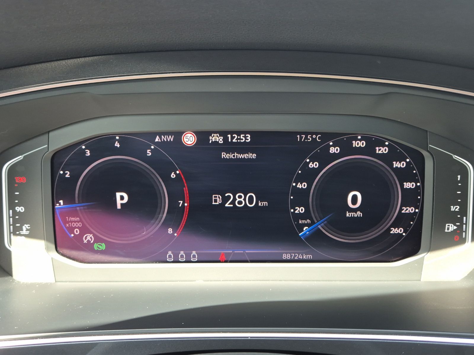Fahrzeugabbildung Volkswagen Tiguan Allspace TSI Comfortline DSG LED Navi AID