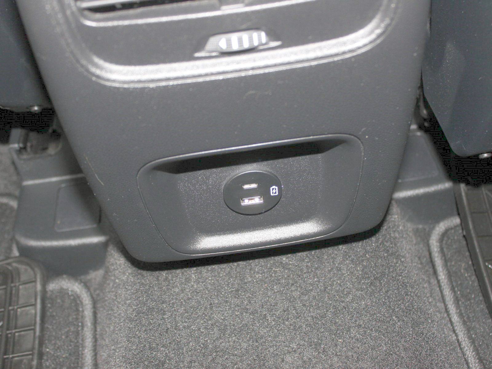 Fahrzeugabbildung Ford Kuga Plug-In Hybrid PHEV Titanium