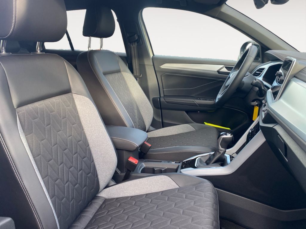 Fahrzeugabbildung Volkswagen T-Roc 1.5 TSI OPF DSG GOAL