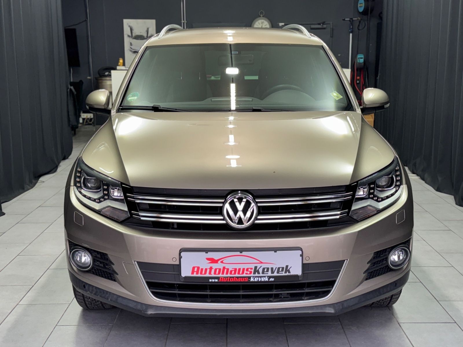 Fahrzeugabbildung Volkswagen Tiguan Life BMT 4Motion|DSG|NAVI|XENON|