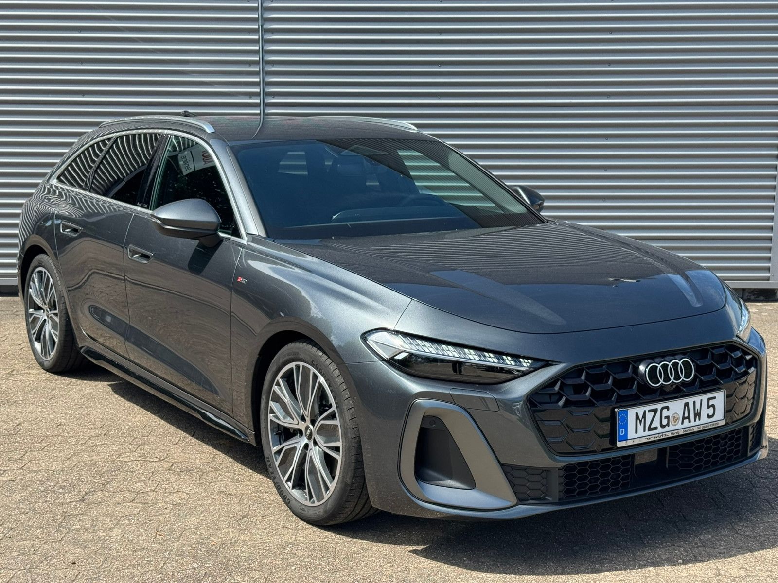 Fahrzeugabbildung Audi A5 Avant TDI 150 kW quattro S-line AHK ACC