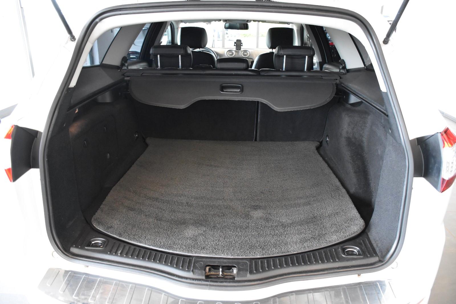 Ford Mondeo 2014 — photo 21