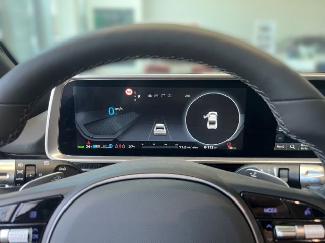 Fahrzeugabbildung Hyundai IONIQ 6 First Edition Elektro 4WD 77 Allrad HUD