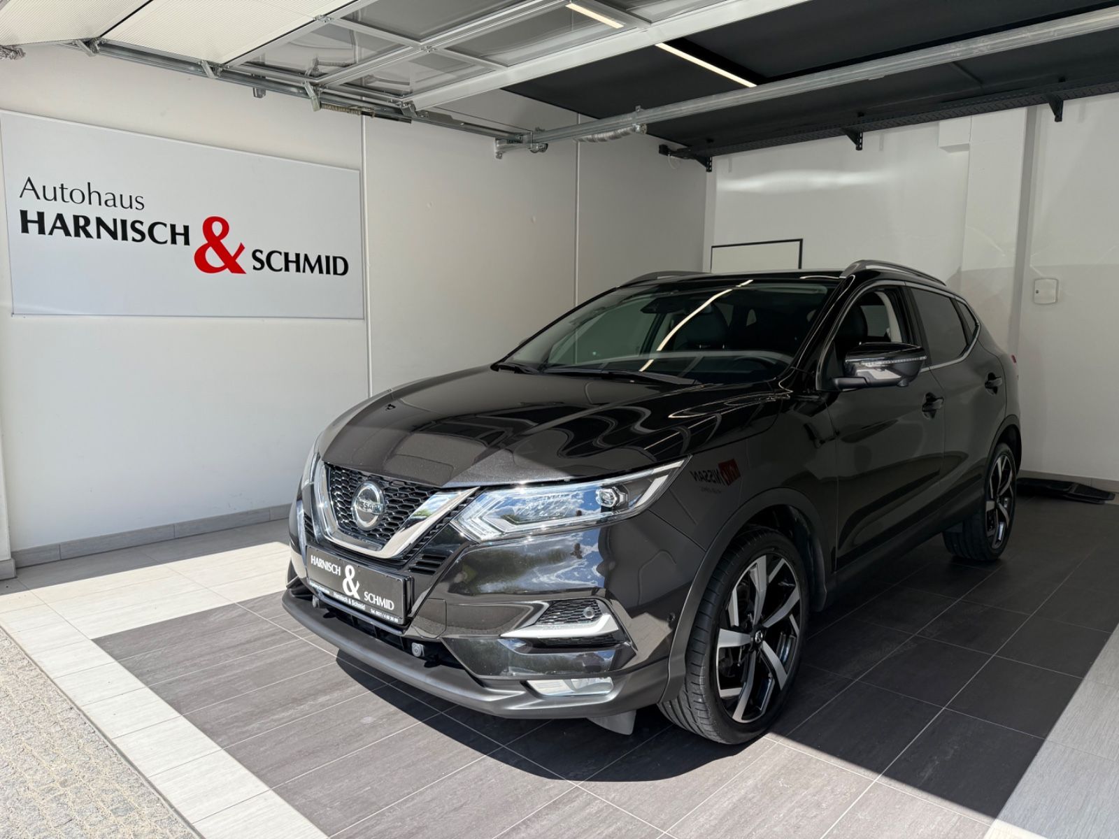 Fahrzeugabbildung Nissan Qashqai Tekna Safety-Shield-Paket 360°