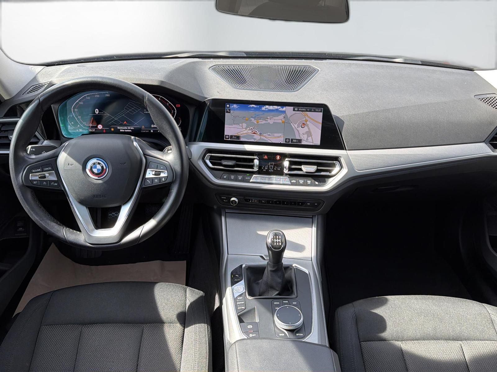 BMW 318d Tour. Advantage Pano LED Navi Live-Cockpit foto 12
