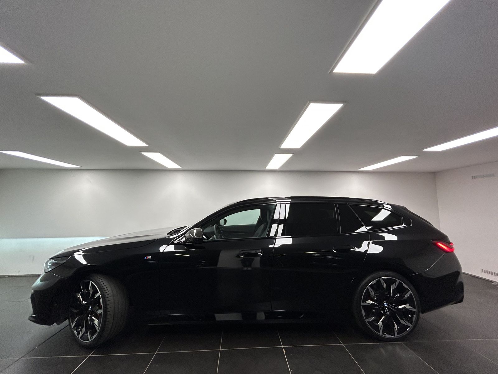 BMW 540d xDrive Touring M Sportpaket Pro DAB LED AHK foto 2