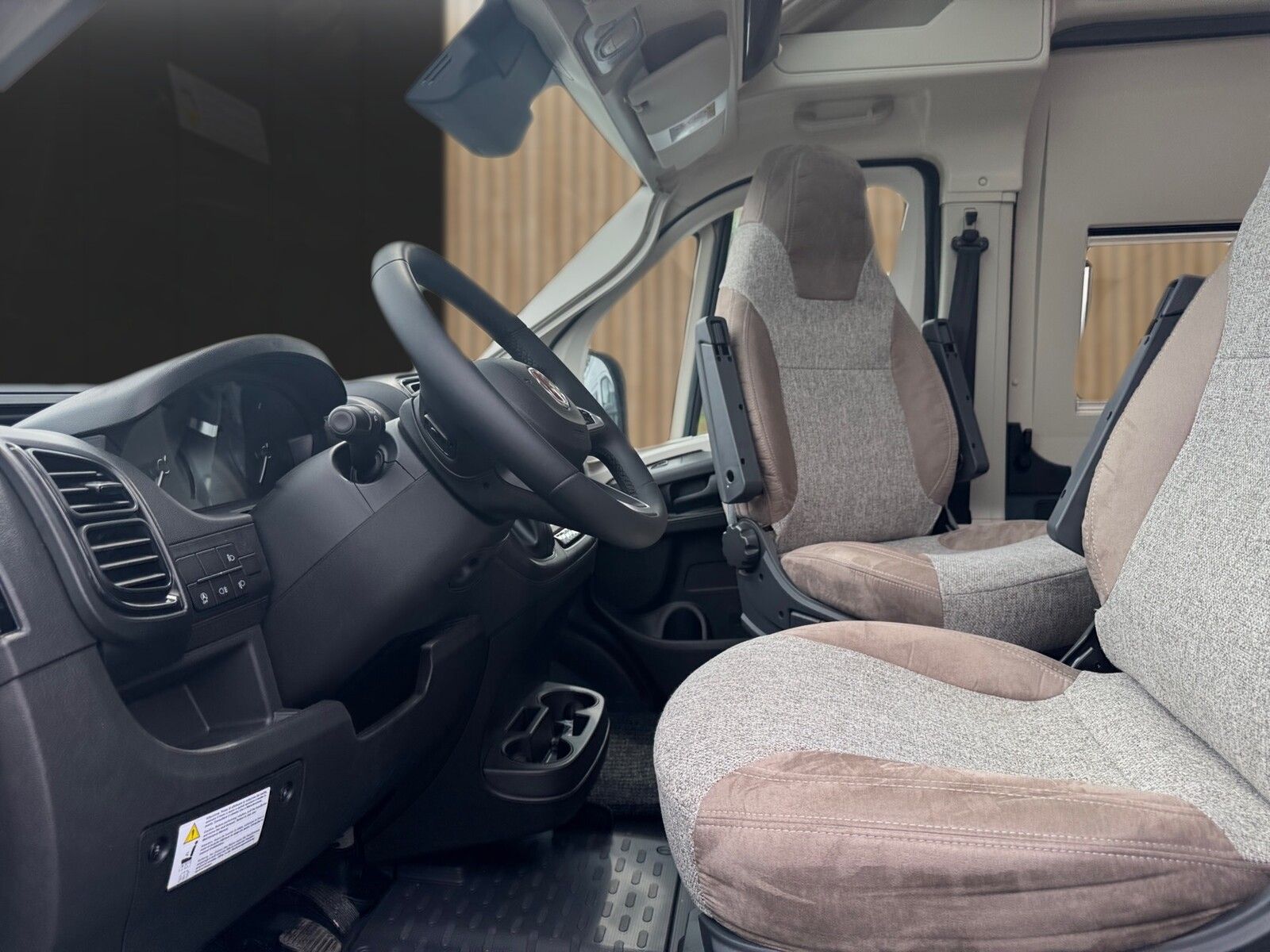 Fahrzeugabbildung Karmann Davis Lifestyle DA 630 LS Dachpanorama/Automat.