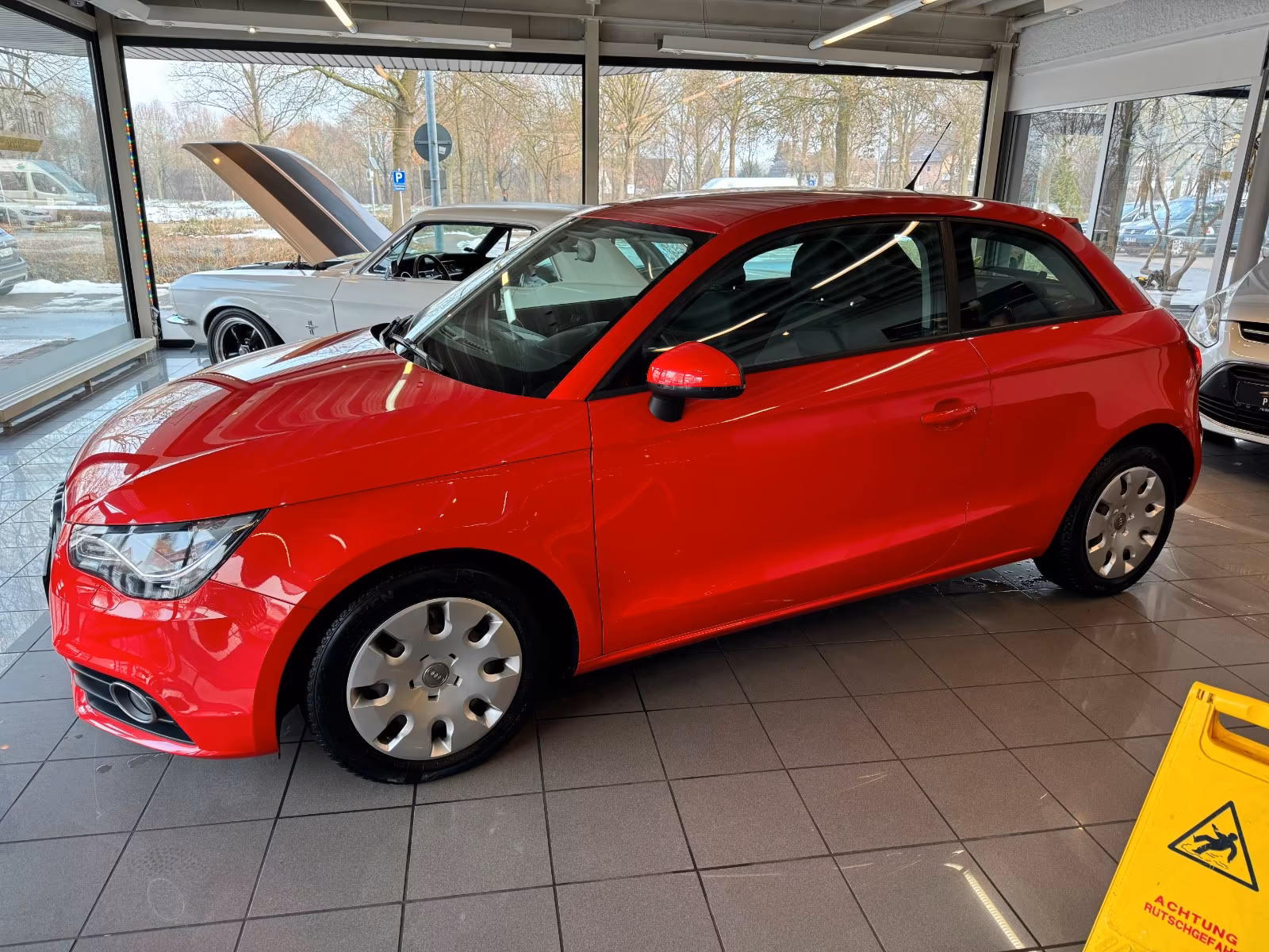Audi A1 attraction*SCHECKHEFT*HU/AU*SERVICE NEU*