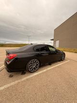 BMW 740i - - BMW 740 mit Benzin-Antrieb