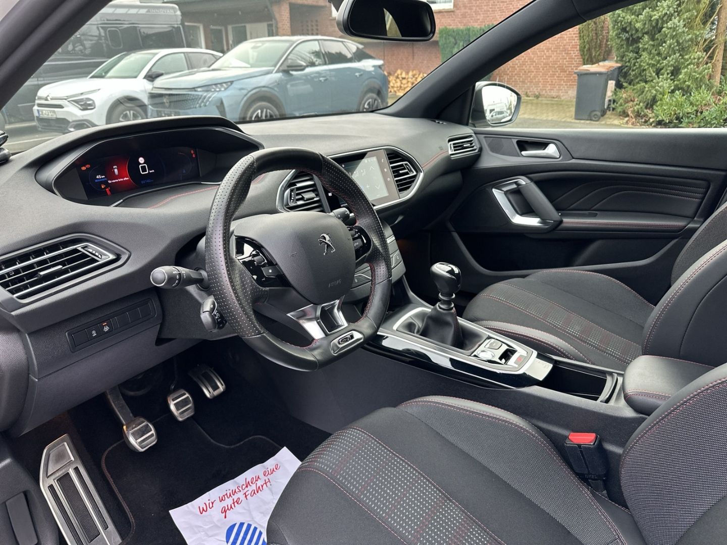 Fahrzeugabbildung Peugeot 308 Allure 1.2 GT PureTech 130 Sportpaket Navi