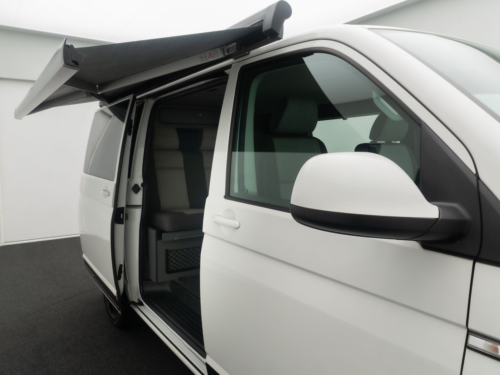 Fahrzeugabbildung Volkswagen T6 Transporter Wohnmobil CaliforniaStyle 18Zoll