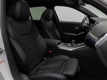 Fahrzeugabbildung BMW M340d xDr Tour HUD ACC Kamera 360° Pano HiFi