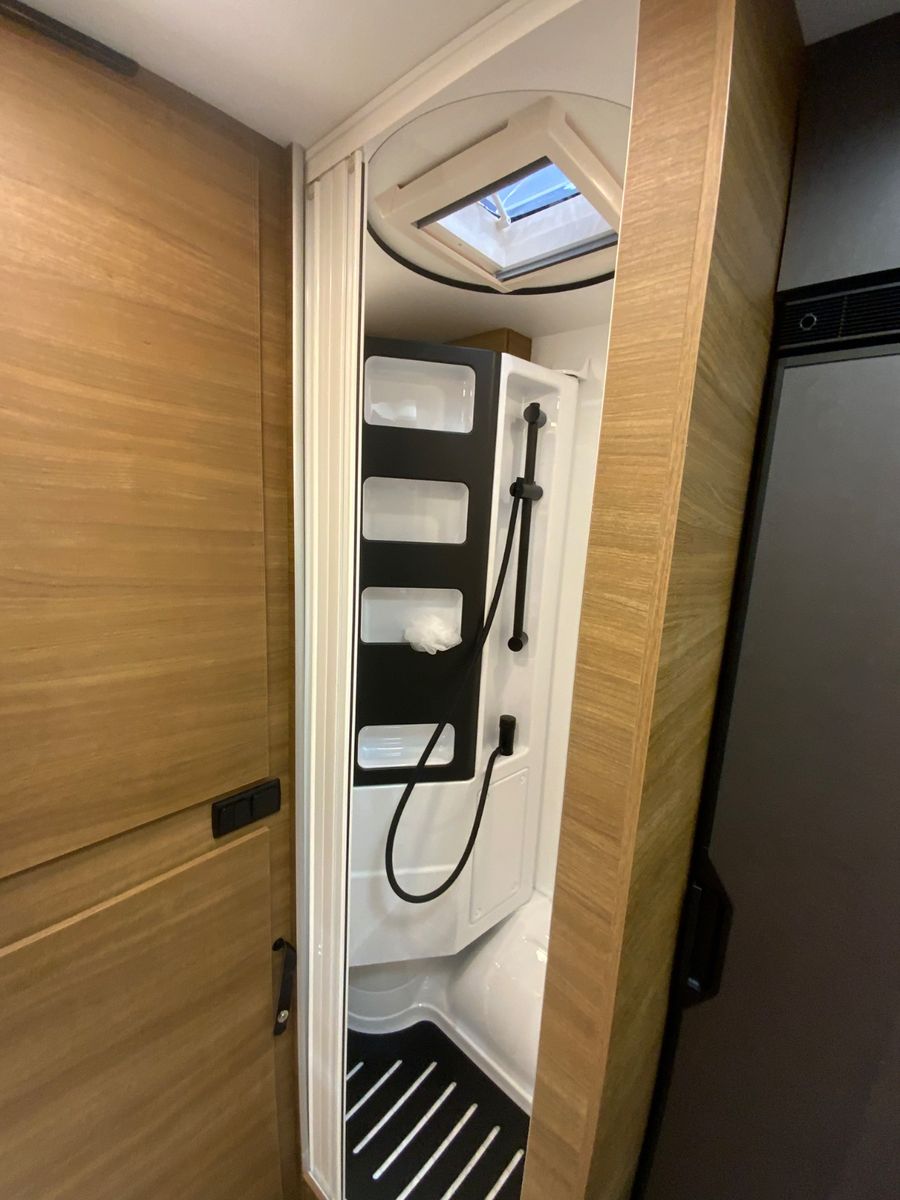 Fahrzeugabbildung Benimar Y 881 **Slim 2,14 m**neuer Grundriss**5,99 m**