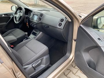 Volkswagen Tiguan - 11