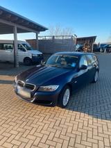 BMW Bmw e 91 2011 - BMW 120 mit Diesel-Antrieb: Kombi, Schaltgetriebe