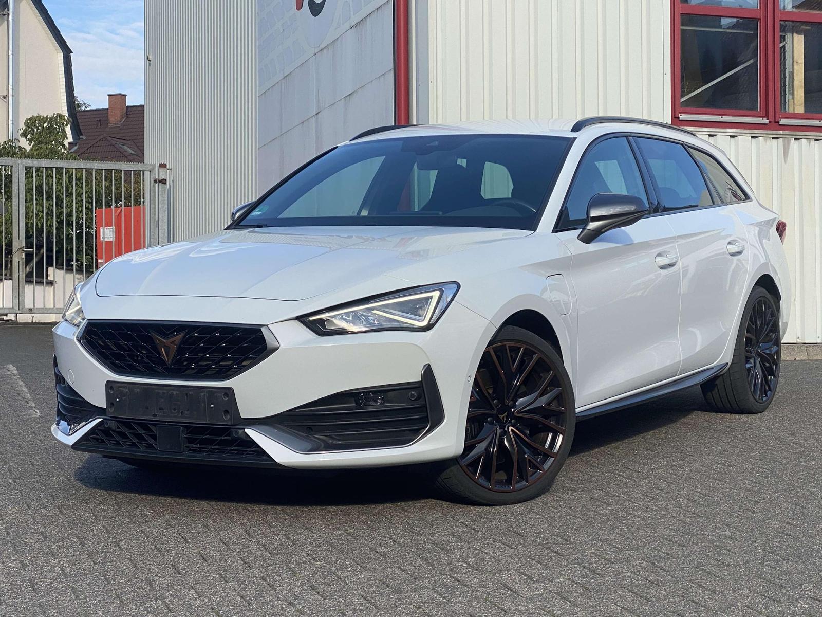 Cupra Leon 1.4 e-Hybrid Plug-In VZ  DSG ACC LED ViertC