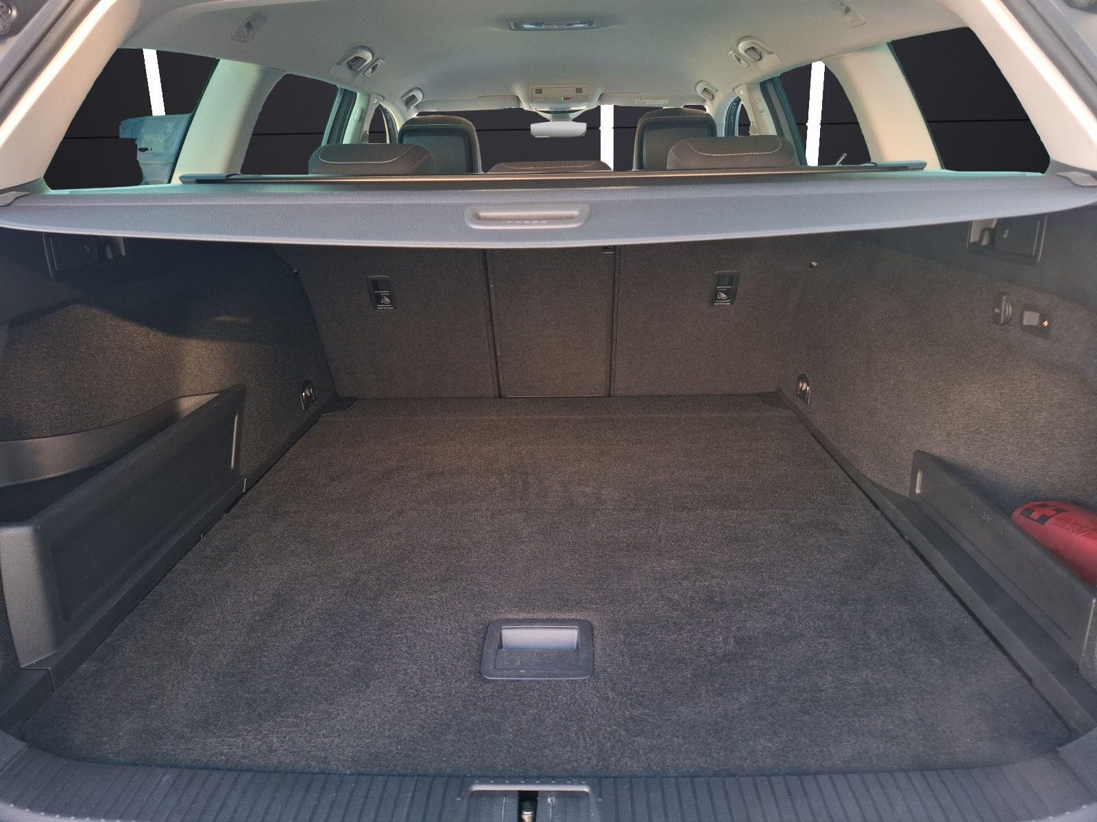 Fahrzeugabbildung Volkswagen Passat Variant TSI Business DSG Matrix Standhzg.