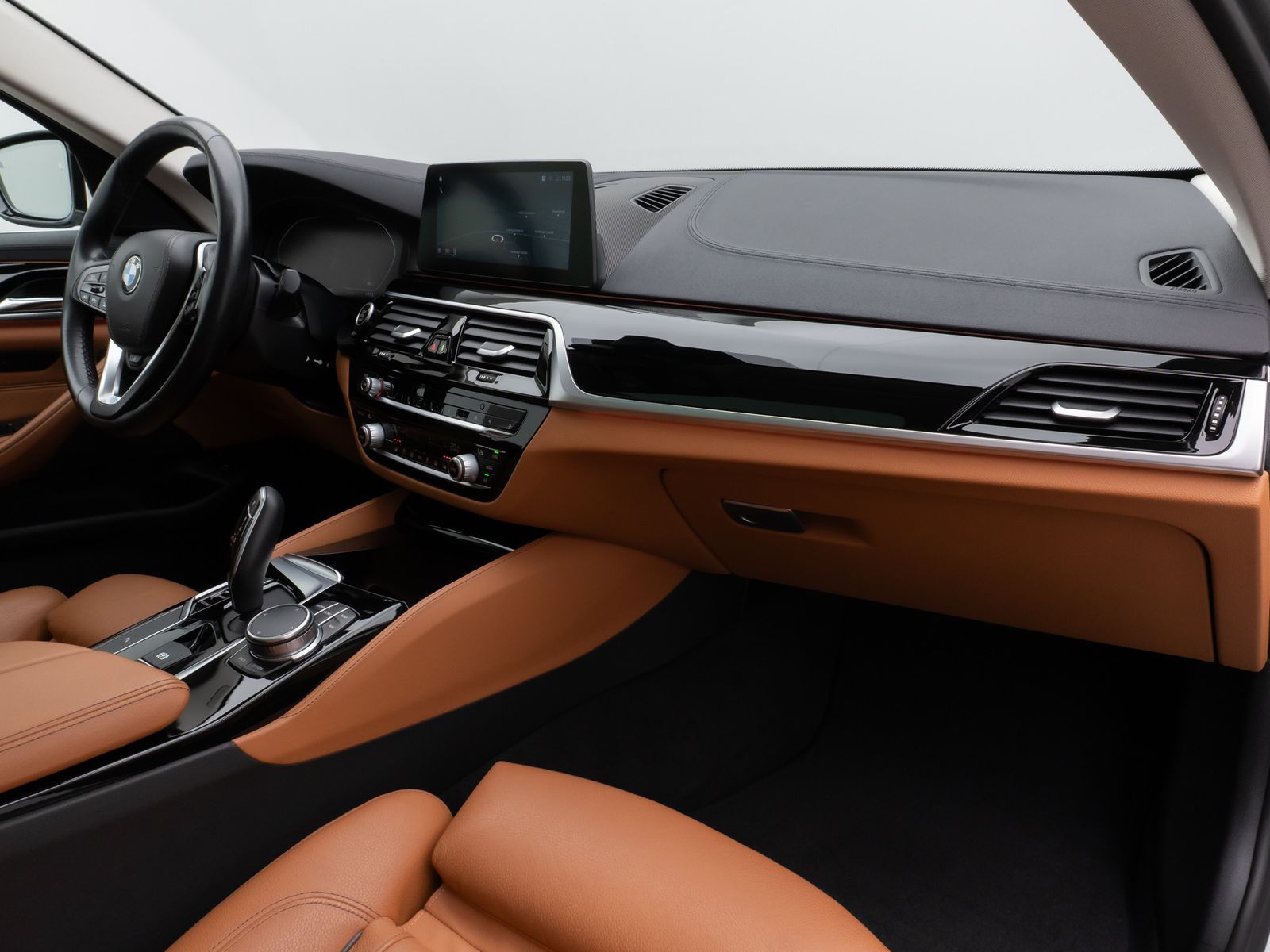 Fahrzeugabbildung BMW 530d xD Luxury Line Panorama Kamera HUD DAB HiFi