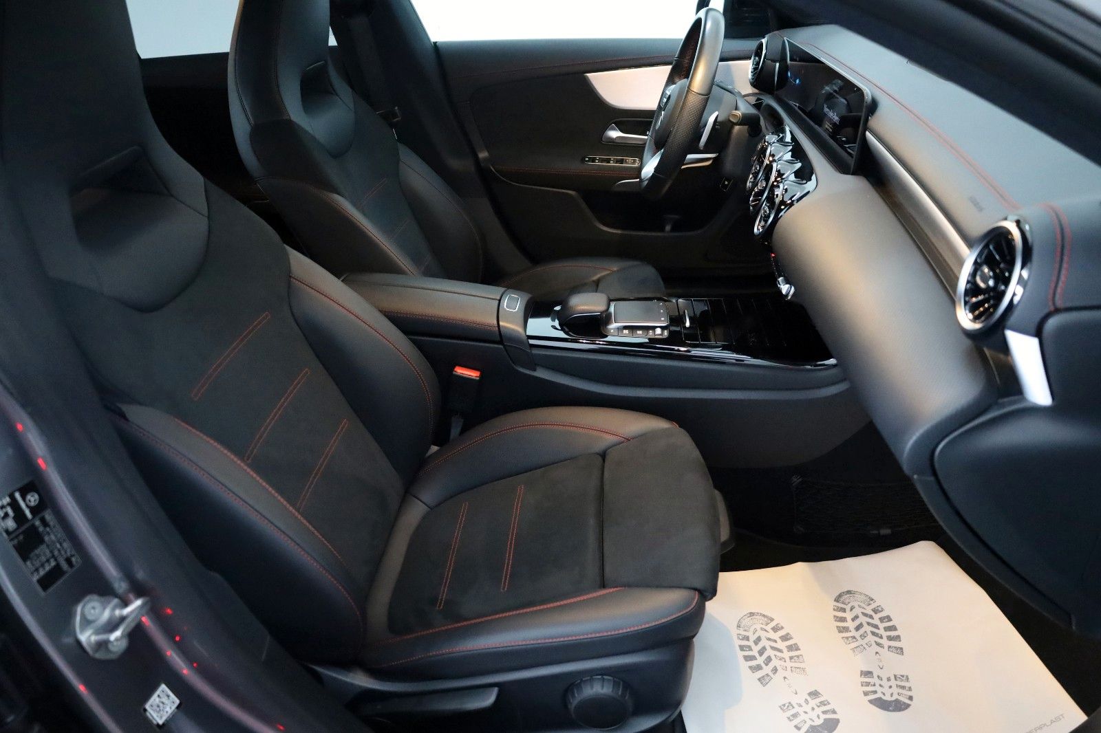 Fahrzeugabbildung Mercedes-Benz CLA 200d Coupe, AMG-line,LED,Kamera,Night-Paket